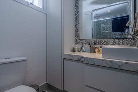 Apartamento à venda com 85m², 3 quartos e 2 vagasbanheiro social_3