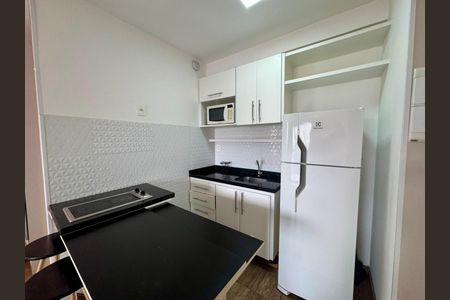 Cozinha de apartamento para alugar com 1 quarto, 37m² em Campo Belo, São Paulo
