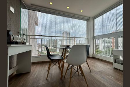 Apartamento para alugar com 37m², 1 quarto e 1 vaga Apartamento para alugar com 37m², 1 quarto e 1 vagaVaranda