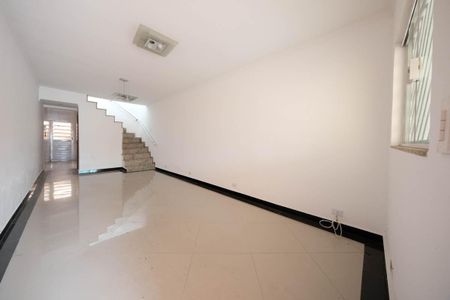 Sala de casa à venda com 3 quartos, 320m² em Vila Frugoli, São Paulo