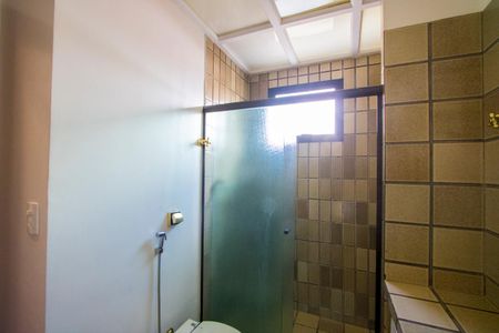 Apartamento à venda com 176m², 3 quartos e 3 vagasBanheiro do quarto 1