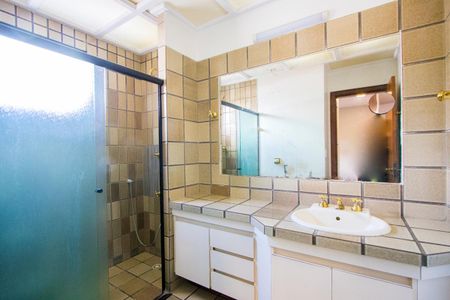 Apartamento à venda com 176m², 3 quartos e 3 vagasBanheiro do quarto 1