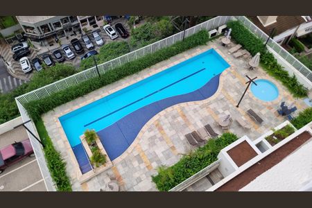 Apartamento à venda com 96m², 3 quartos e 2 vagas Apartamento à venda com 96m², 3 quartos e 2 vagasÁrea comum - Piscina