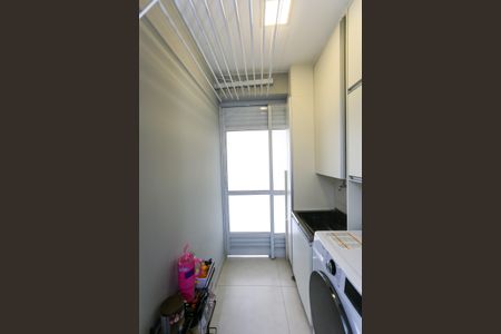 Apartamento à venda com 96m², 3 quartos e 2 vagas Apartamento à venda com 96m², 3 quartos e 2 vagasÁrea de Serviço
