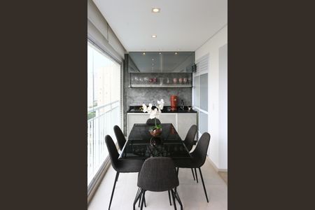 Apartamento à venda com 96m², 3 quartos e 2 vagas Apartamento à venda com 96m², 3 quartos e 2 vagasvaranda