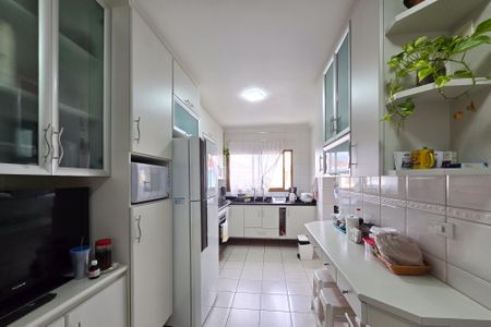Apartamento à venda com 126m², 3 quartos e 2 vagas Apartamento à venda com 126m², 3 quartos e 2 vagasCozinha