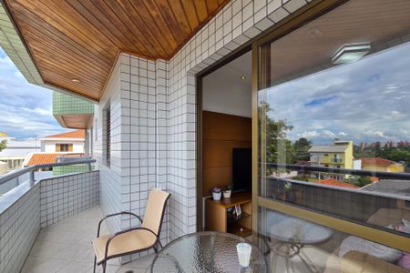 Apartamento à venda com 126m², 3 quartos e 2 vagas Apartamento à venda com 126m², 3 quartos e 2 vagasSacada