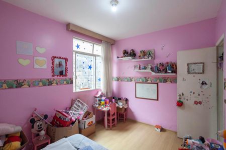 Casa à venda com 138m², 5 quartos e 2 vagasQuarto 3