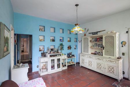 Casa à venda com 138m², 5 quartos e 2 vagasSala