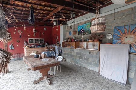 Casa à venda com 138m², 5 quartos e 2 vagasQuintal