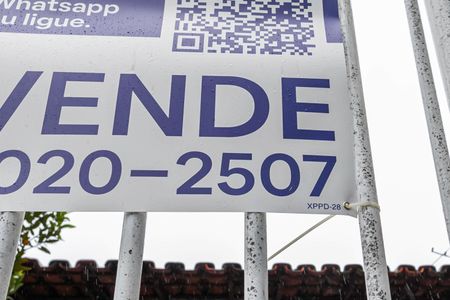 Casa à venda com 138m², 5 quartos e 2 vagasFachada