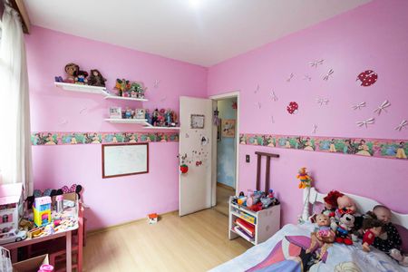 Casa à venda com 138m², 5 quartos e 2 vagasQuarto 3