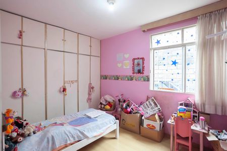 Casa à venda com 138m², 5 quartos e 2 vagasQuarto 3