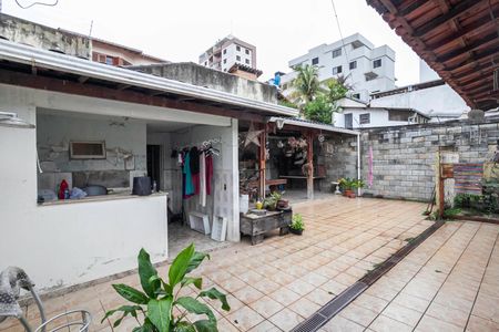 Casa à venda com 138m², 5 quartos e 2 vagasQuintal