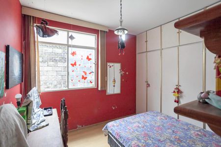 Casa à venda com 138m², 5 quartos e 2 vagasQuarto 4