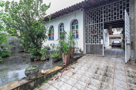 Casa à venda com 138m², 5 quartos e 2 vagasFachada