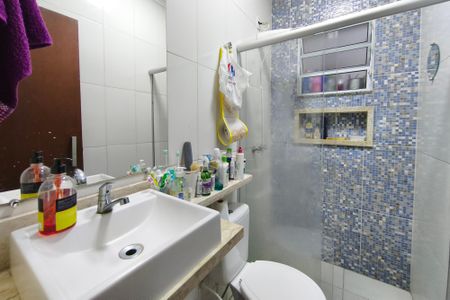 Casa à venda com 80m², 3 quartos e 2 vagas Casa à venda com 80m², 3 quartos e 2 vagasBanheiro Social