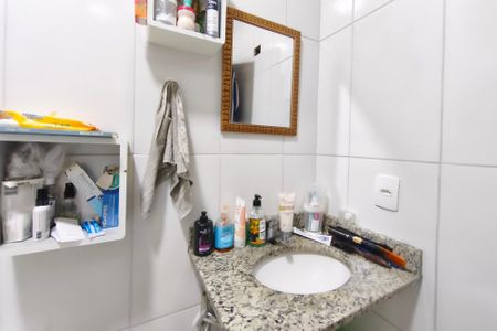 Casa à venda com 80m², 3 quartos e 2 vagas Casa à venda com 80m², 3 quartos e 2 vagasBanheiro Suíte