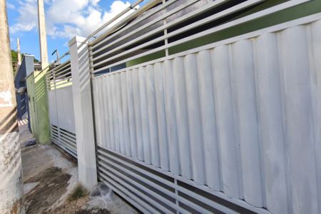 Casa à venda com 80m², 3 quartos e 2 vagas Casa à venda com 80m², 3 quartos e 2 vagasFachada