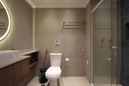 Banheiro de kitnet/studio à venda com 1 quarto, 26m² em Moema, São Paulo