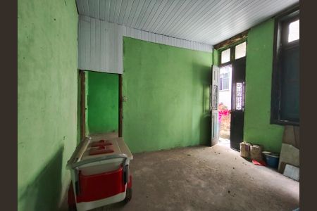 Casa à venda com 200m², 4 quartos e sem vagaSala