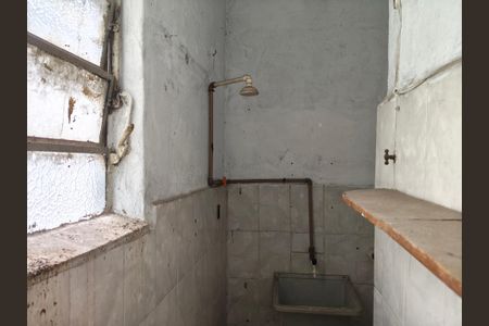 Casa à venda com 200m², 4 quartos e sem vagaBanheiro da Suíte