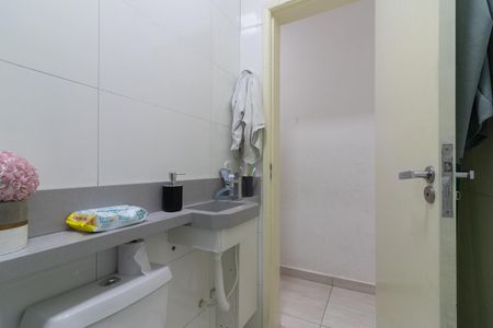 Casa à venda com 98m², 3 quartos e 2 vagasBanheiro