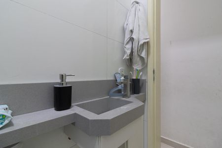 Casa à venda com 98m², 3 quartos e 2 vagasBanheiro