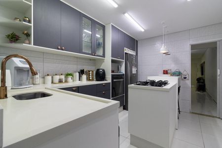 Casa à venda com 98m², 3 quartos e 2 vagasCozinha