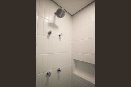 Banheiro de kitnet/studio para alugar com 1 quarto, 35m² em Itaim Bibi, São Paulo