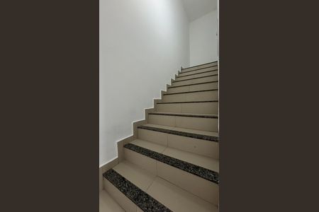 Apartamento para alugar com 105m², 2 quartos e 1 vagaEscada