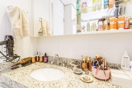 Apartamento para alugar com 107m², 2 quartos e 2 vagasBanheiro da Suíte