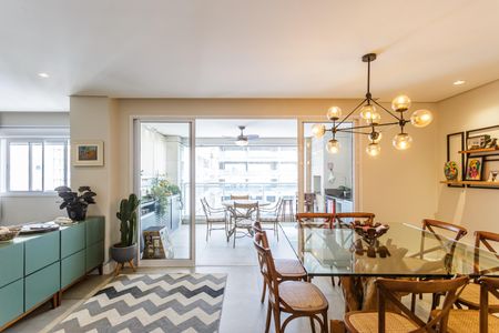 Apartamento para alugar com 107m², 2 quartos e 2 vagasSala