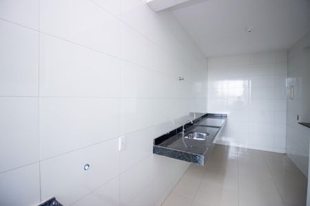 Casa para alugar com 230m², 5 quartos e 2 vagas Casa para alugar com 230m², 5 quartos e 2 vagasCozinha e Área de Serviço