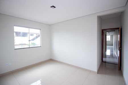 Casa para alugar com 230m², 5 quartos e 2 vagas Casa para alugar com 230m², 5 quartos e 2 vagasQuarto Suíte