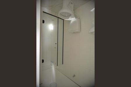 Casa à venda com 118m², 2 quartos e 2 vagasBanheiro da Suite 1