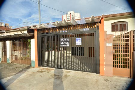 Casa à venda com 118m², 2 quartos e 2 vagasFachada