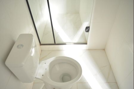 Casa à venda com 118m², 2 quartos e 2 vagasBanheiro da Suite 1