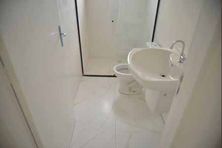 Casa à venda com 118m², 2 quartos e 2 vagasBanheiro da Suíte 2