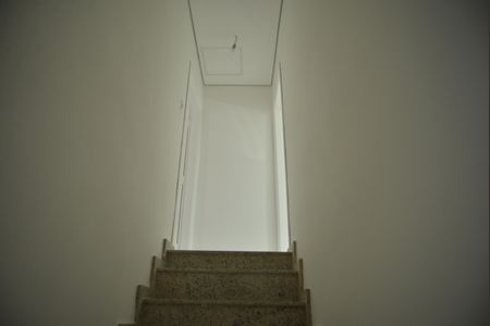 Casa à venda com 118m², 2 quartos e 2 vagasEscada