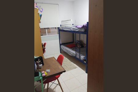Sala de casa de condomínio para alugar com 3 quartos, 84m² em Vargem Pequena, Rio de Janeiro