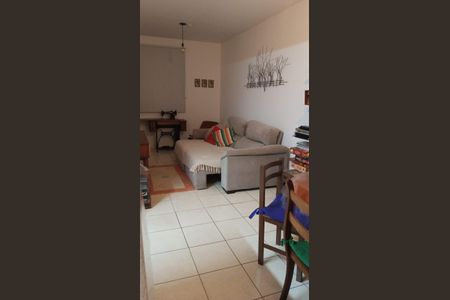 Sala de casa de condomínio para alugar com 3 quartos, 84m² em Vargem Pequena, Rio de Janeiro