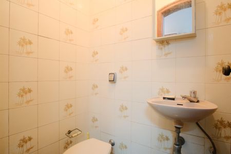 Casa à venda com 290m², 4 quartos e 4 vagasLavabo da garagem