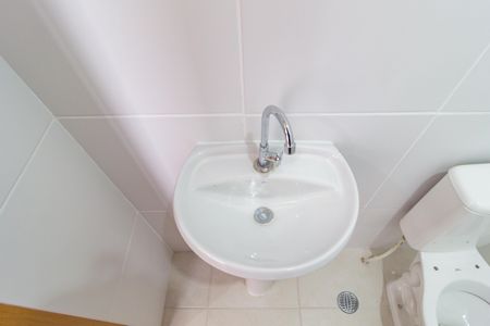 Apartamento para alugar com 28m², 1 quarto e sem vaga Apartamento para alugar com 28m², 1 quarto e sem vagaDetalhe - Banheiro