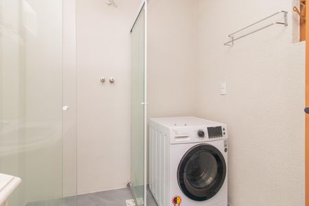 Casa de condomínio à venda com 65m², 2 quartos e sem vagaBanheiro