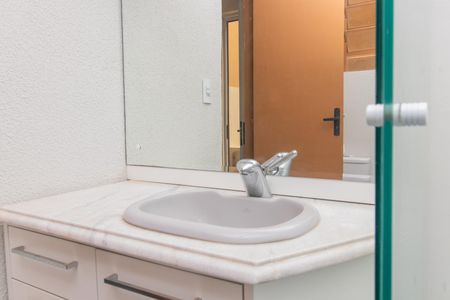 Casa de condomínio à venda com 65m², 2 quartos e sem vagaBanheiro