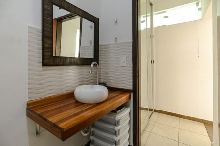Casa para alugar com 320m², 3 quartos e 10 vagasLavabo