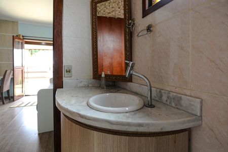 Casa para alugar com 320m², 3 quartos e 10 vagasBanheiro - Quarto 1 - Suíte