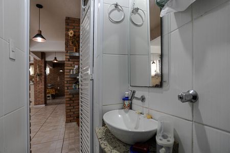 Casa para alugar com 320m², 3 quartos e 10 vagasBanheiro de Serviço