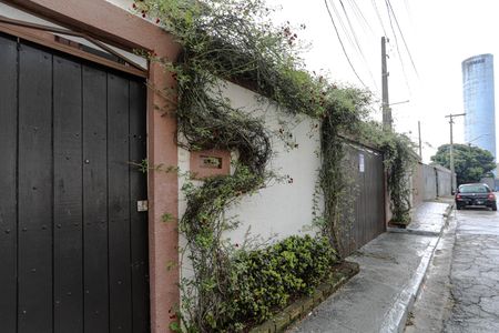 Casa para alugar com 320m², 3 quartos e 10 vagasFachada